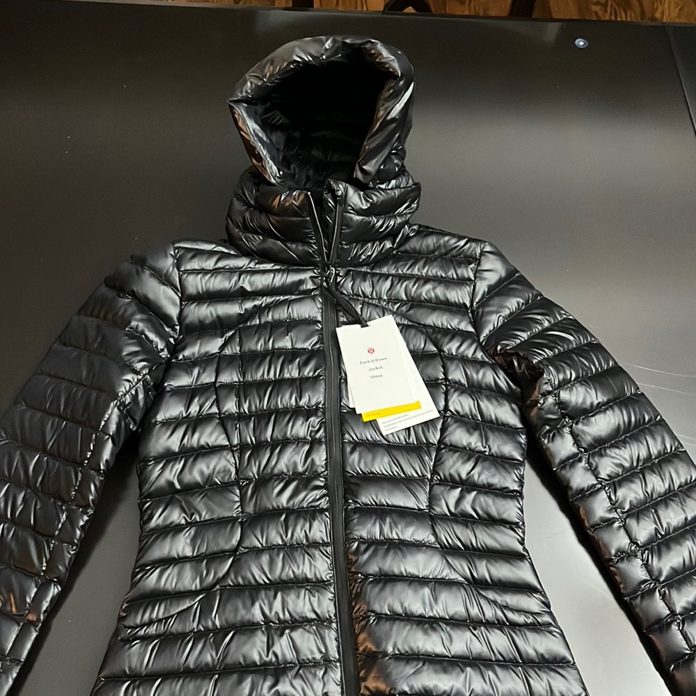 NWT lululemon pack it down shine jacket size 4 black